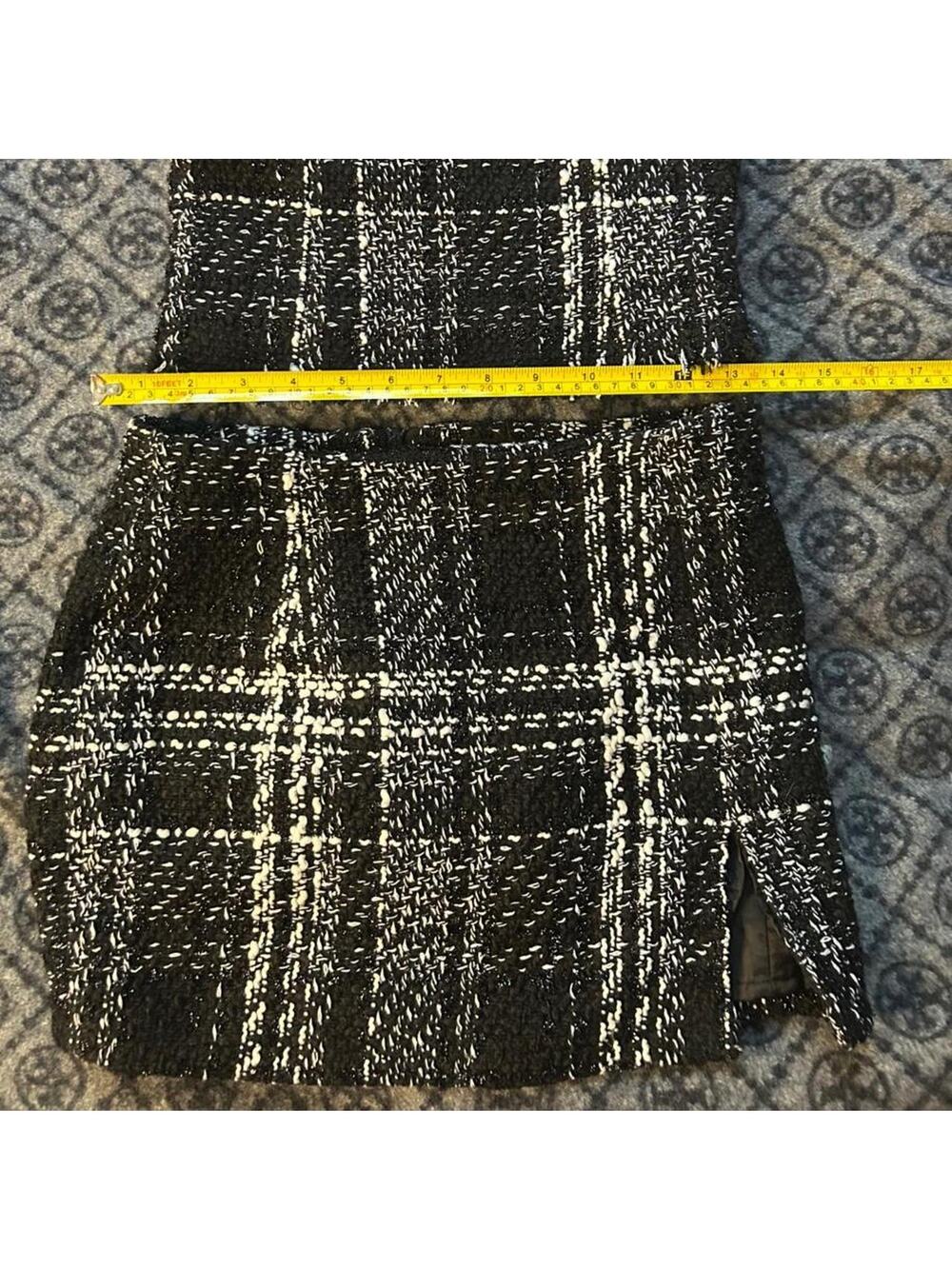 Motel size xs tweed skirt